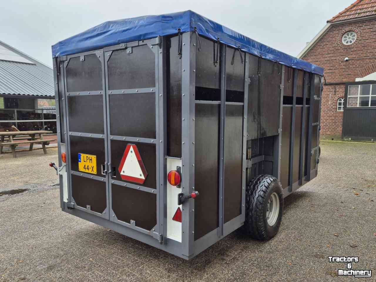 Overige landbouwtransportmachines en toebehoren  Veewagen 4x2m hydraulisch zakken heffen