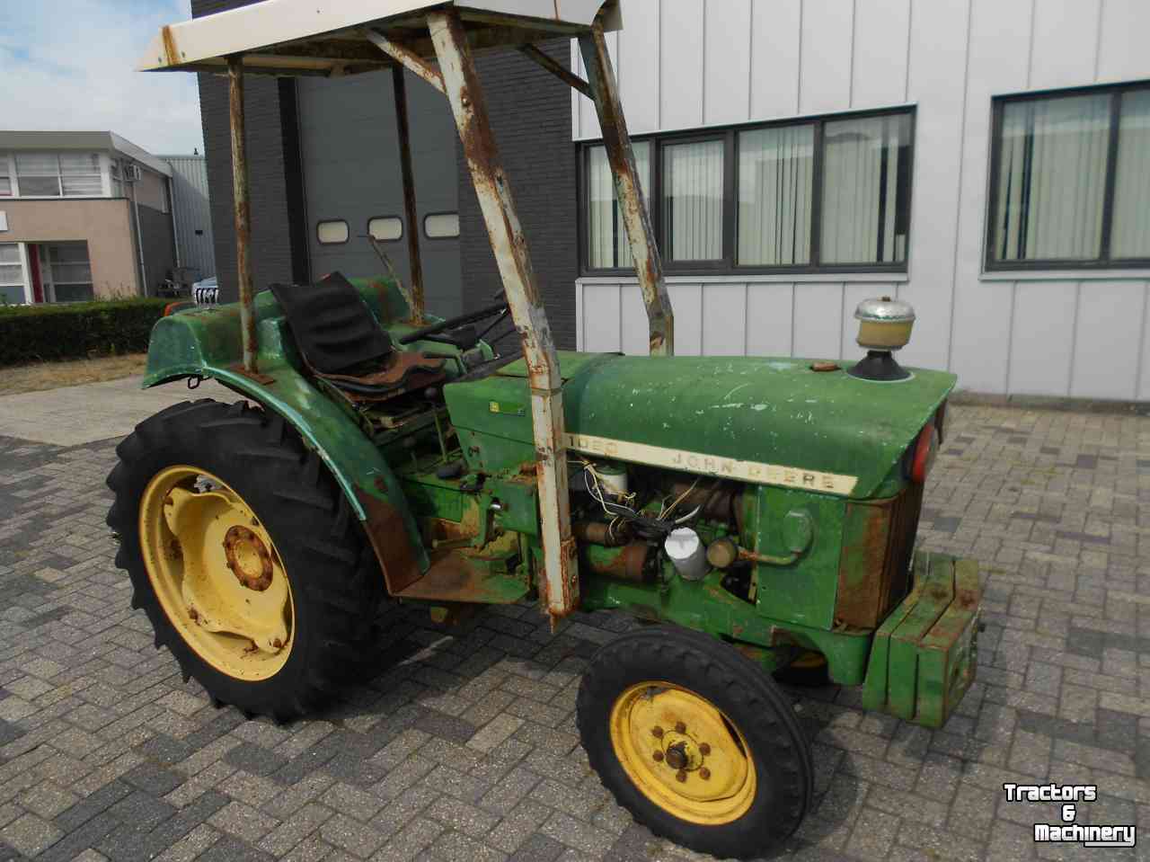 Smalspoor tractor John Deere 1020 v