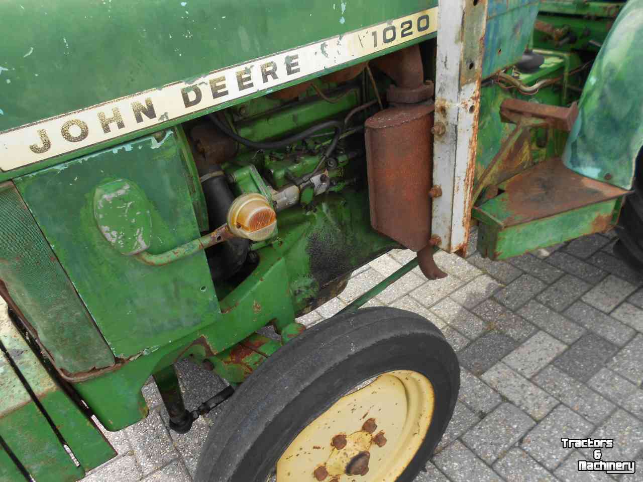 Smalspoor tractor John Deere 1020 v