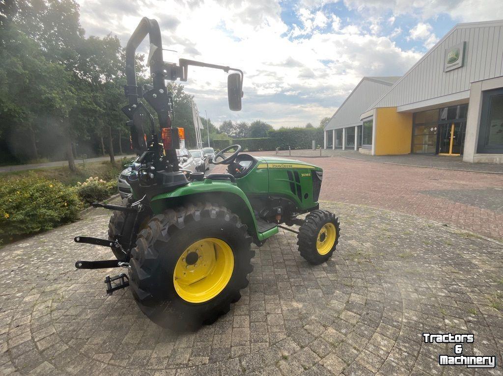 Smalspoor tractor John Deere 3038E