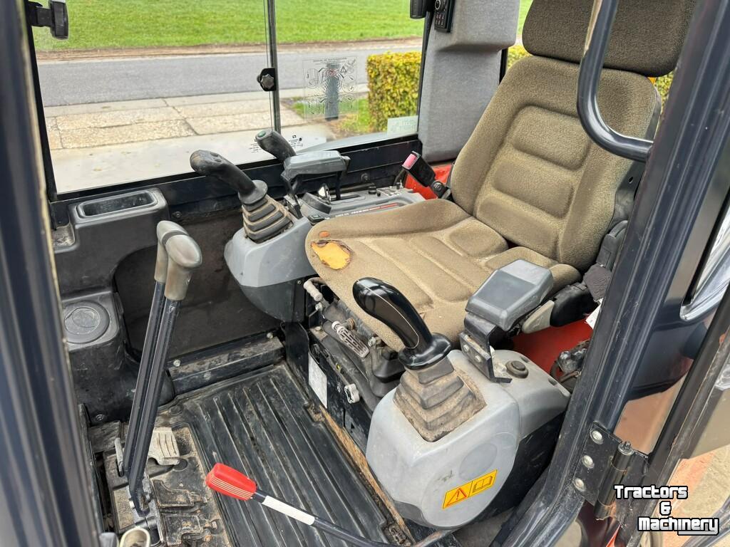 Mini-graver / Mini-graafmachine Kubota KX61-3
