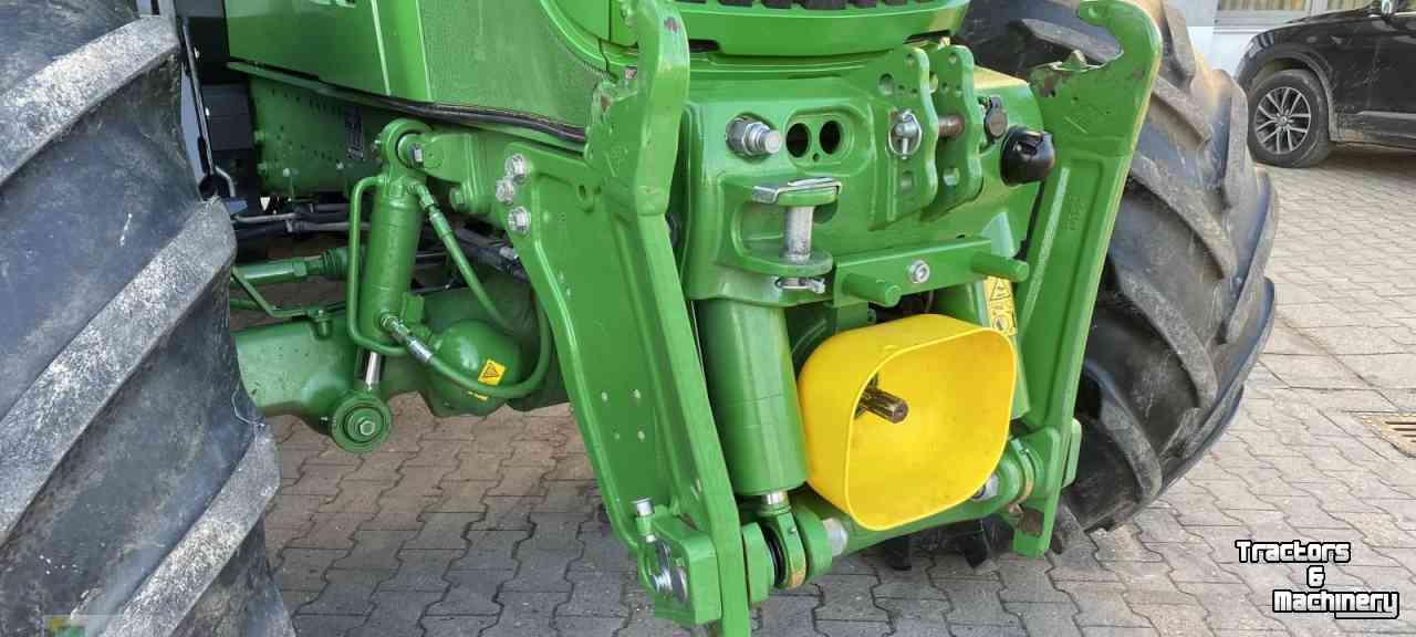 Traktoren John Deere 6250R mit Reifendruckregelanlage