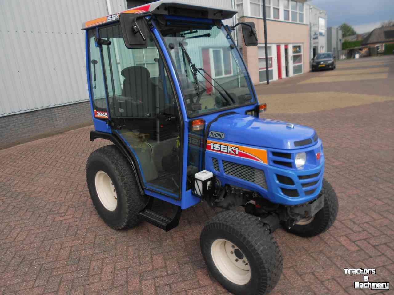 Compact tractor Iseki 3245