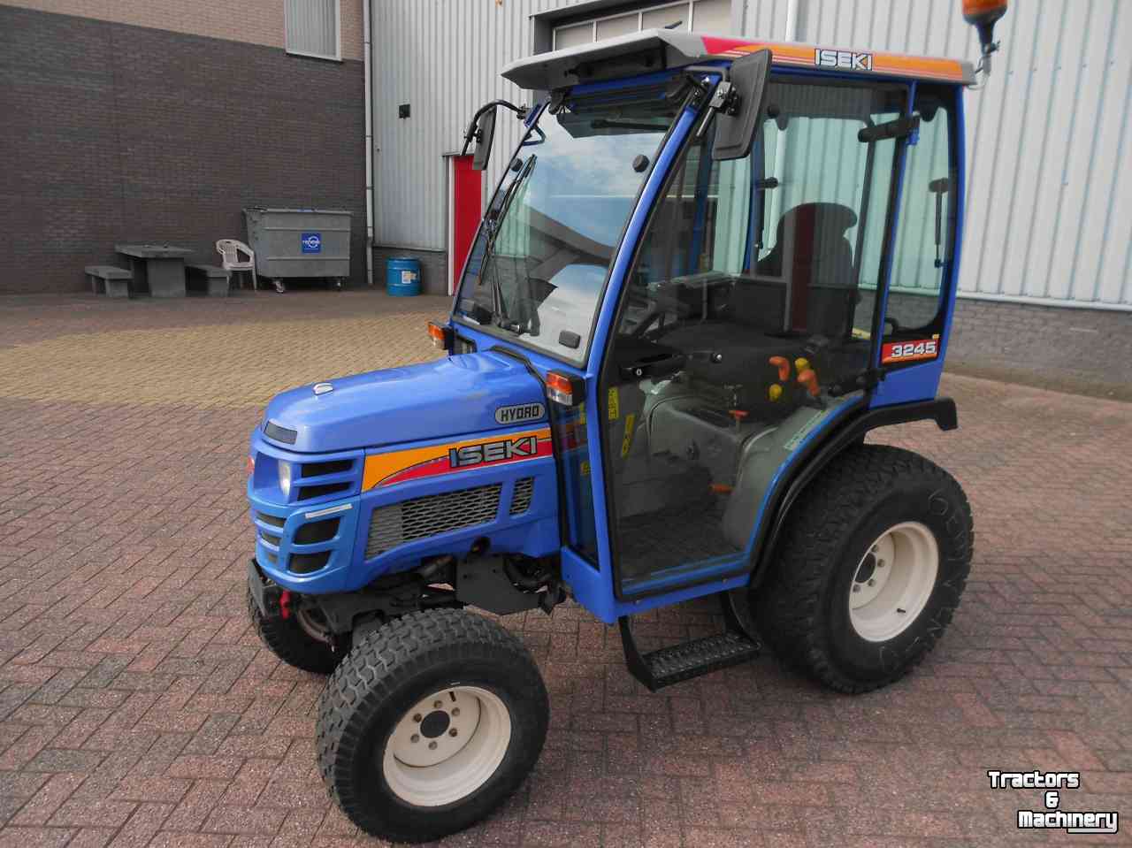 Compact tractor Iseki 3245