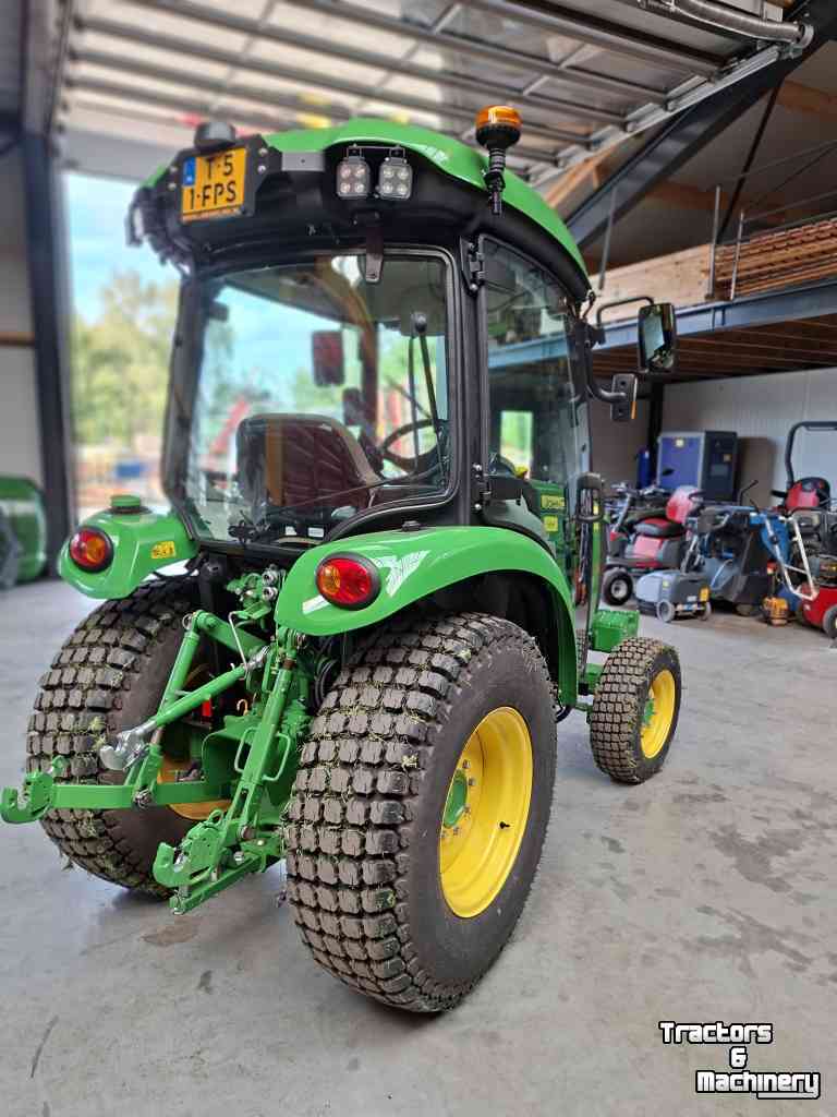 Compact tractor John Deere 3046R