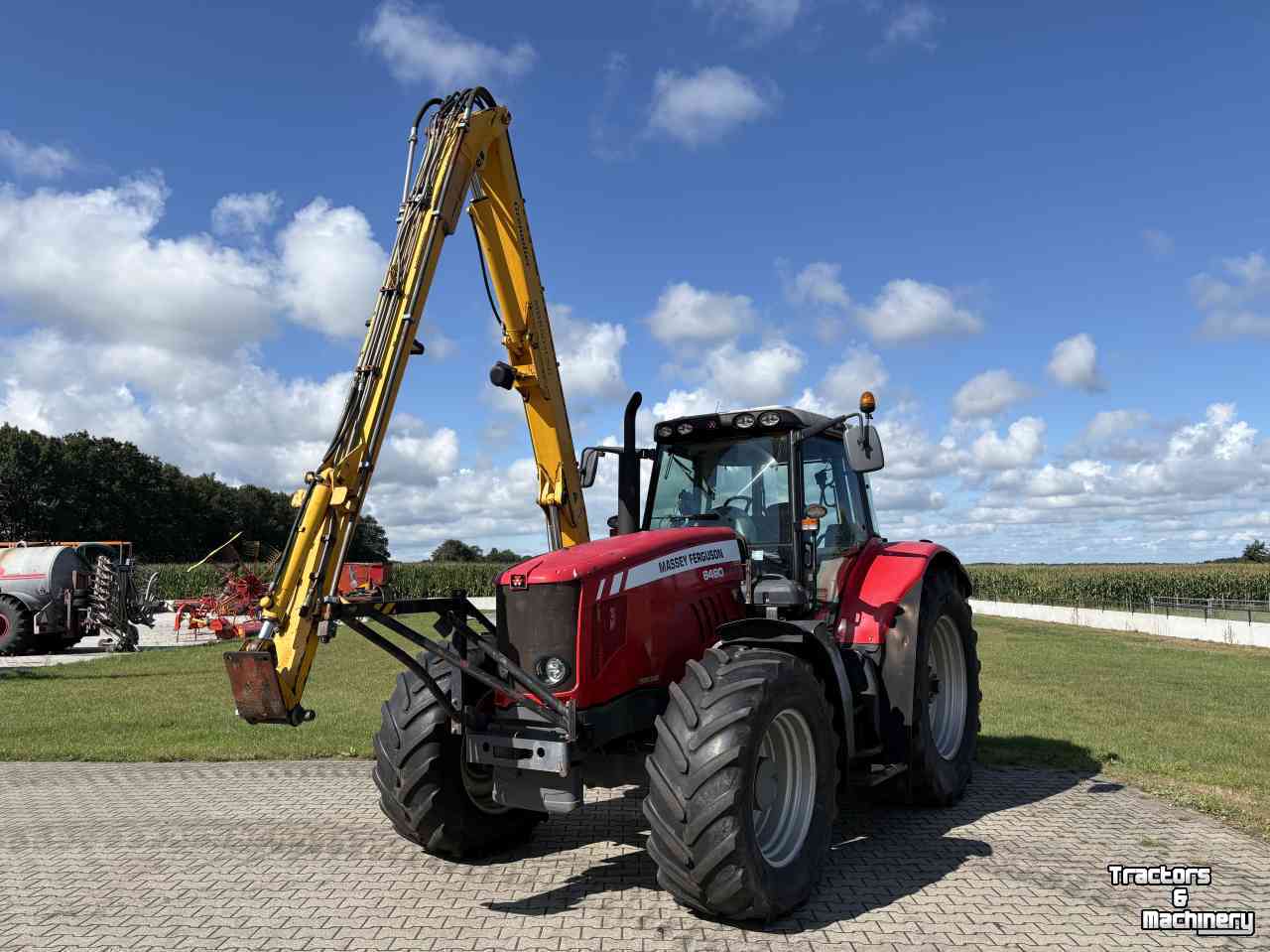 Tractor / Trekker Massey Ferguson 6490 met herder MBK503LSH
