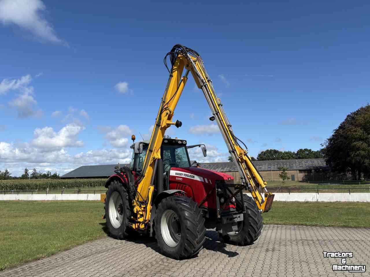 Tractor / Trekker Massey Ferguson 6490 met herder MBK503LSH