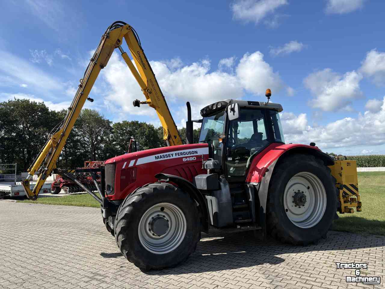 Tractor / Trekker Massey Ferguson 6490 met herder MBK503LSH