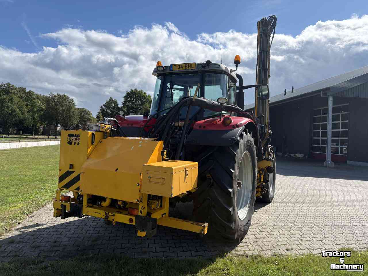 Tractor / Trekker Massey Ferguson 6490 met herder MBK503LSH