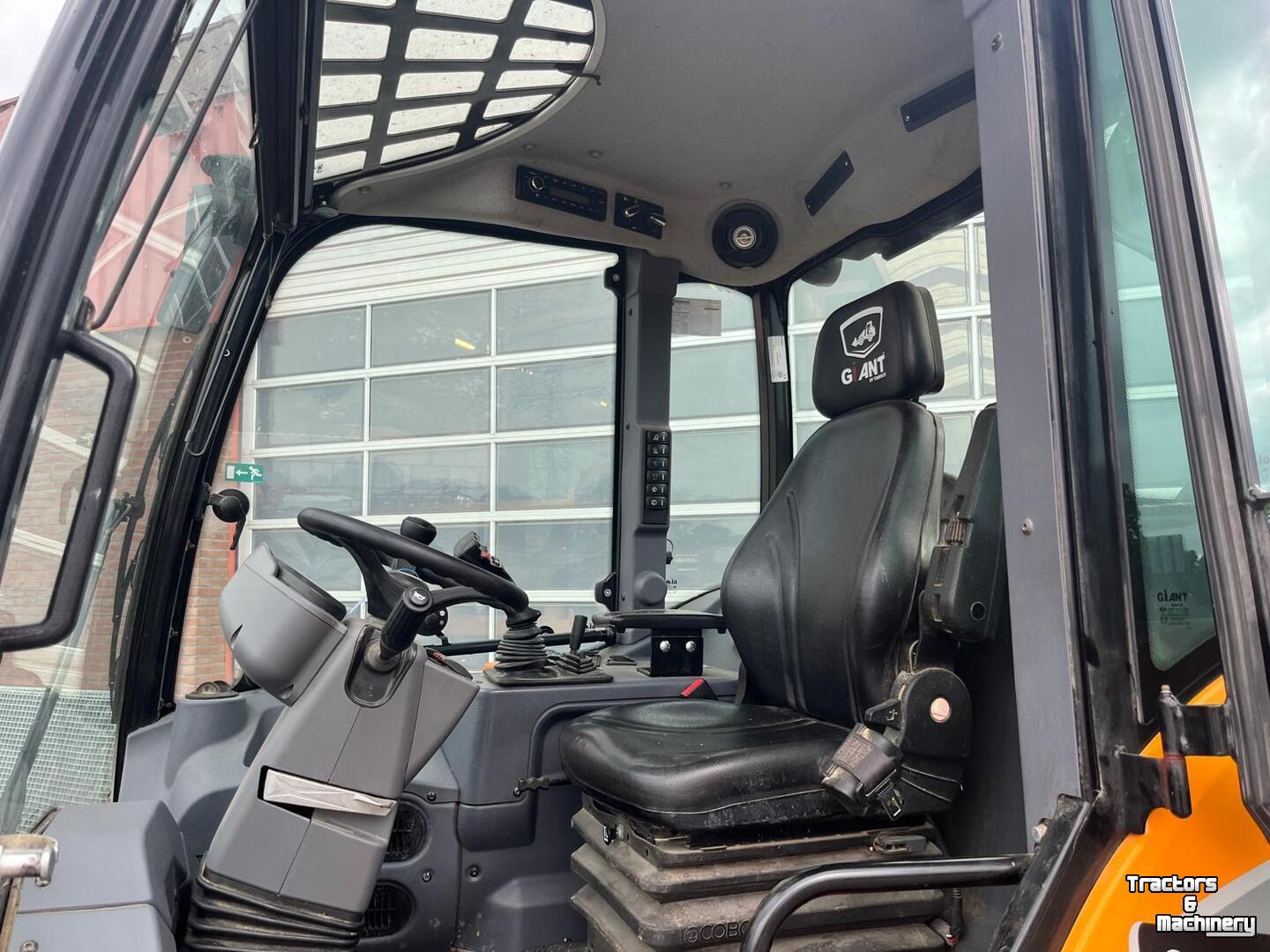 Shovel / Wiellader / Kniklader Giant G5000