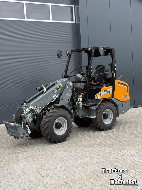 Shovel / Wiellader / Kniklader Giant G2700tele