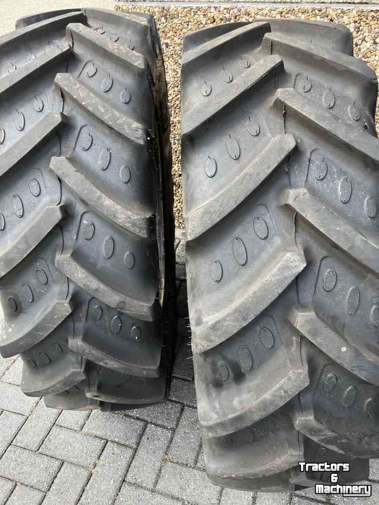 Wielen, Banden, Velgen & Afstandsringen BKT Set Agrimax RT765  380/70R28 35mm  480/70R38 45mm