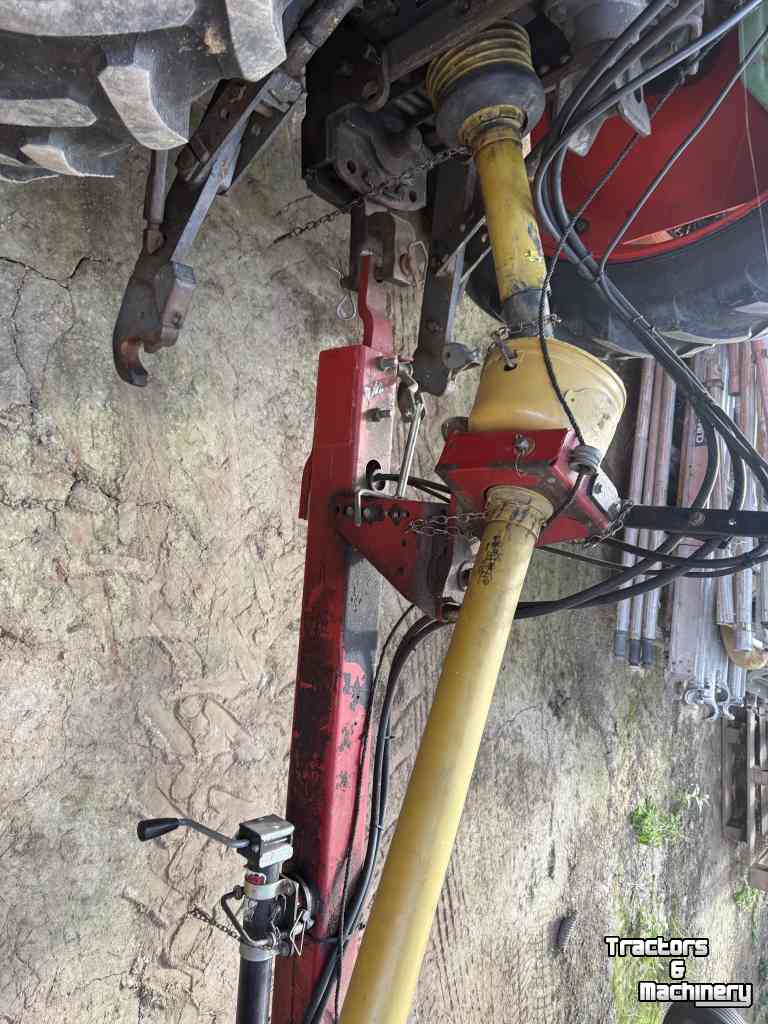 Persen / Balenpers / Pakkenpers New Holland 575 pakjespers pers balenpers