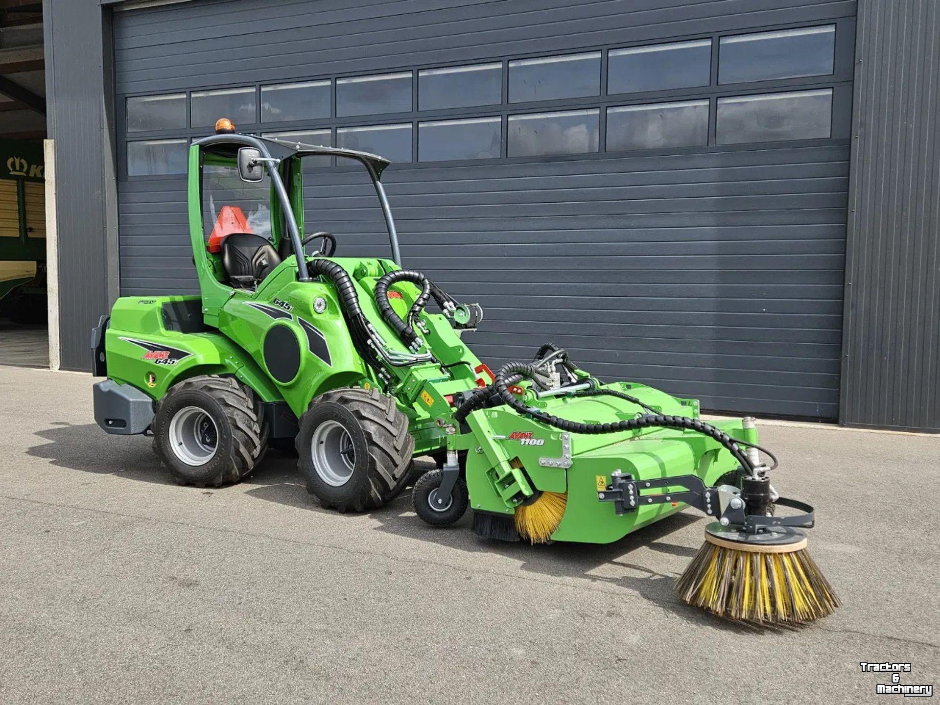 Shovel / Wiellader / Kniklader Avant 645i Rental mini-shovel