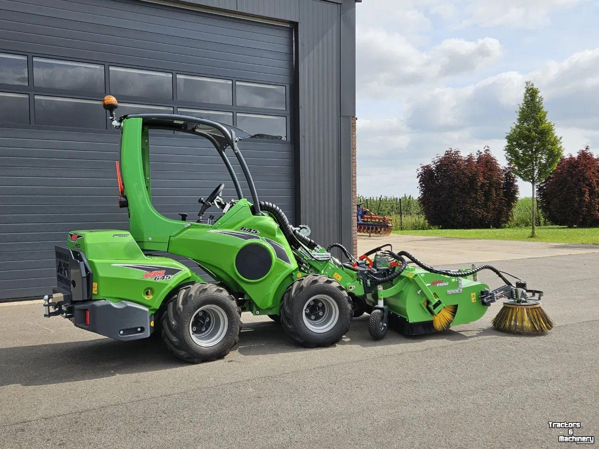 Shovel / Wiellader / Kniklader Avant 645i Rental mini-shovel