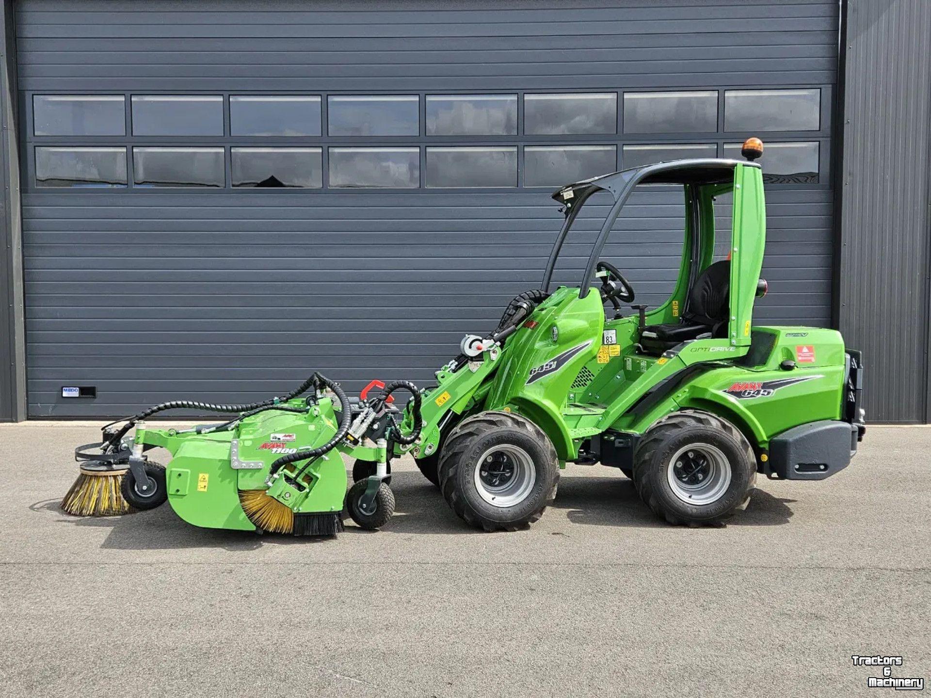 Shovel / Wiellader / Kniklader Avant 645i Rental mini-shovel