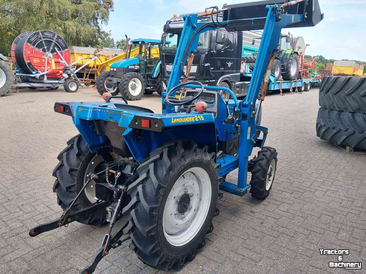 Compact tractor Iseki Landleader 215 met voorlader en stuurbekrachtiging
