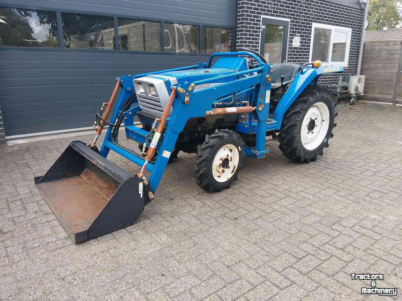 Compact tractor Iseki Landleader 215 met voorlader en stuurbekrachtiging