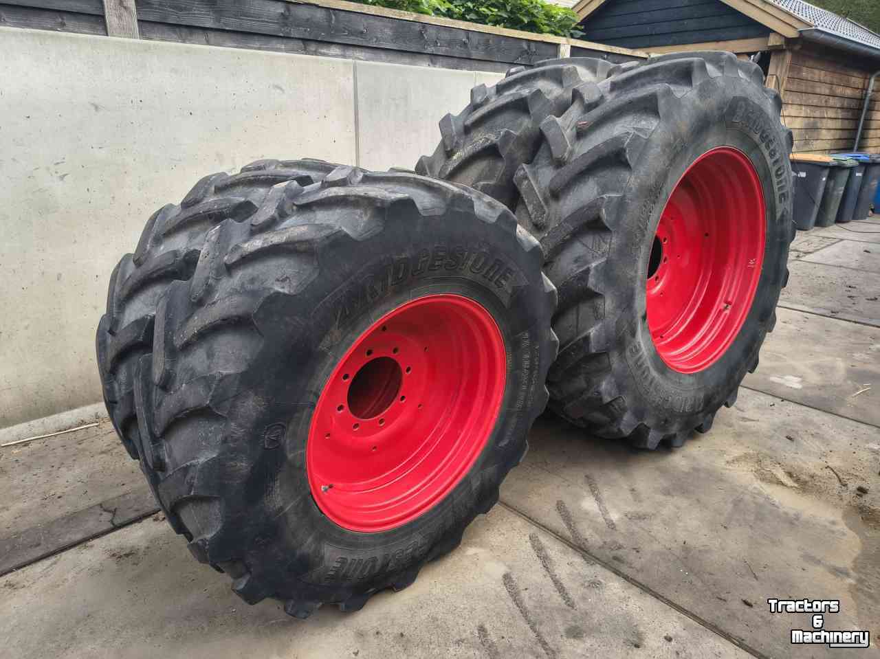Wielen, Banden, Velgen & Afstandsringen Bridgestone 520/85R38 420/85R28