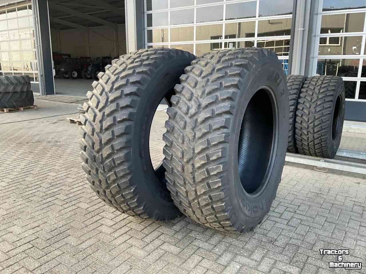 Wielen, Banden, Velgen & Afstandsringen Nokian 650/65 R42 + 540/65 R30 TRI2