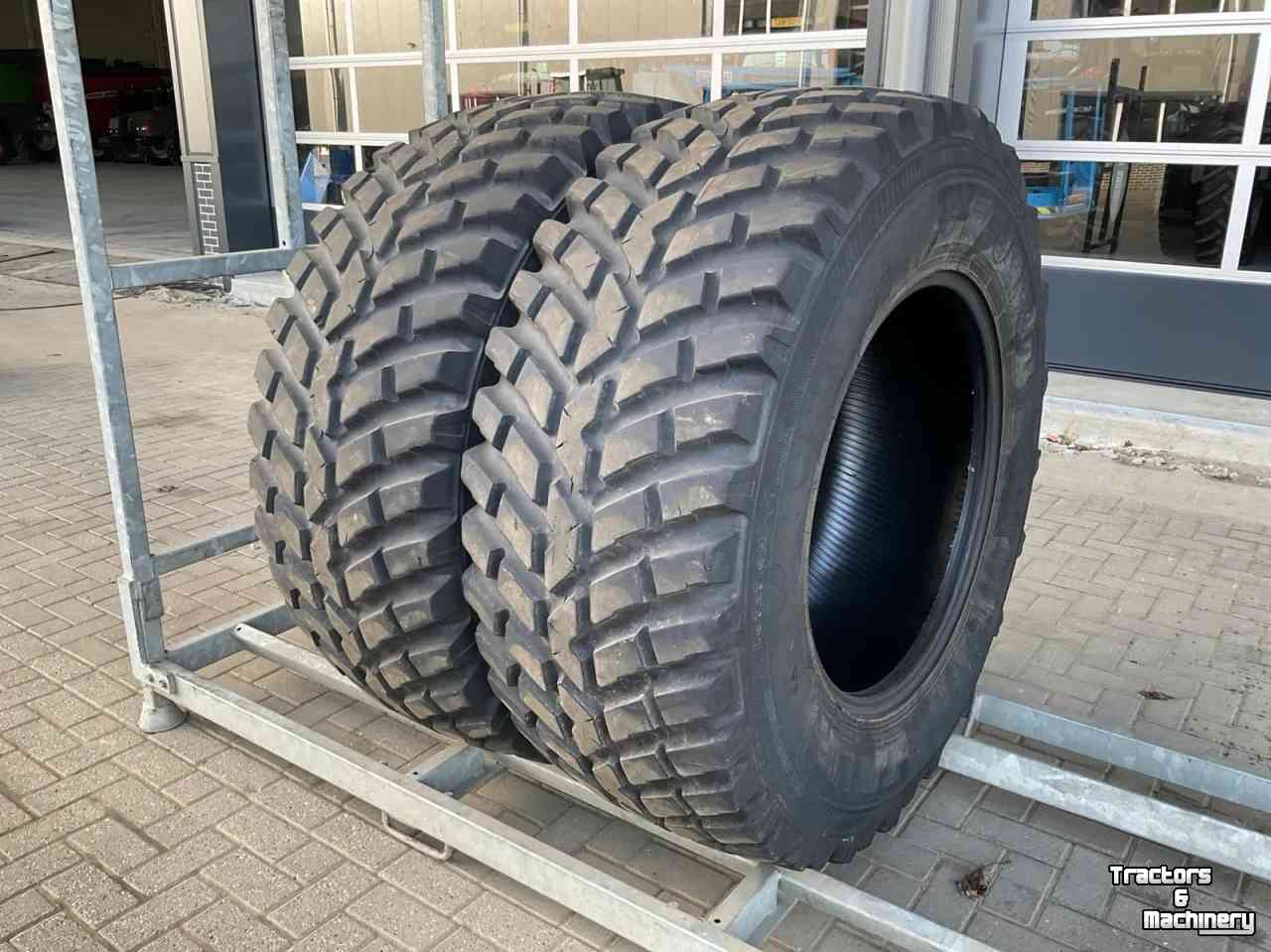 Wielen, Banden, Velgen & Afstandsringen Nokian 650/65 R42 + 540/65 R30 TRI2