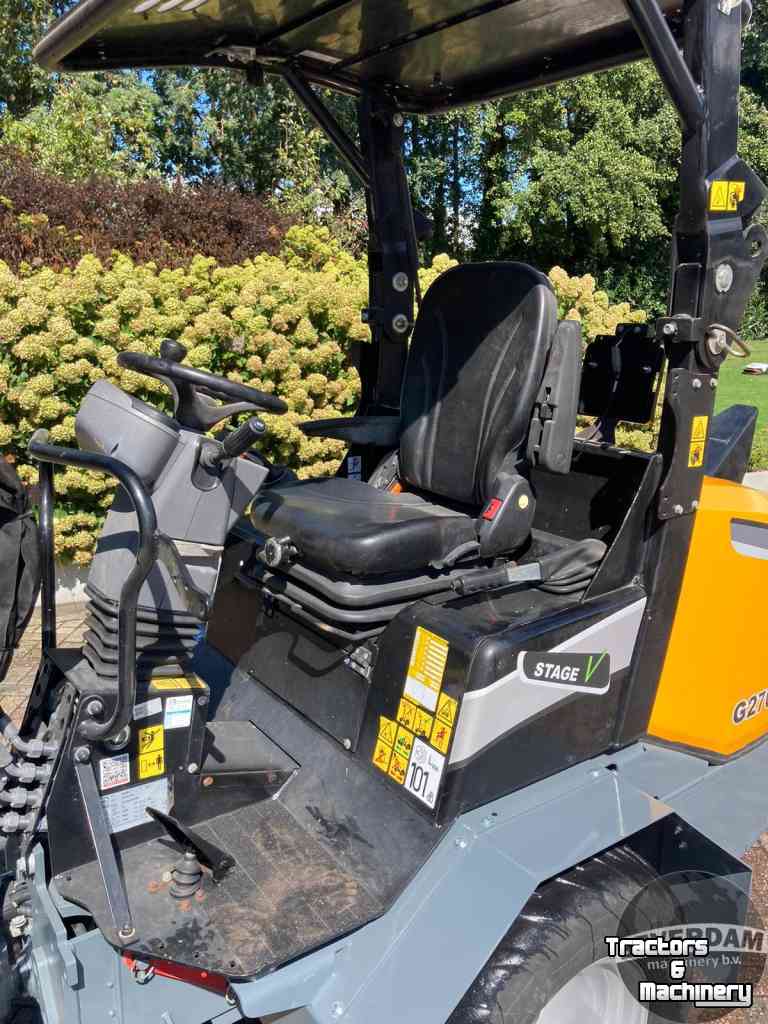 Shovel / Wiellader / Kniklader Giant G2700 HD+