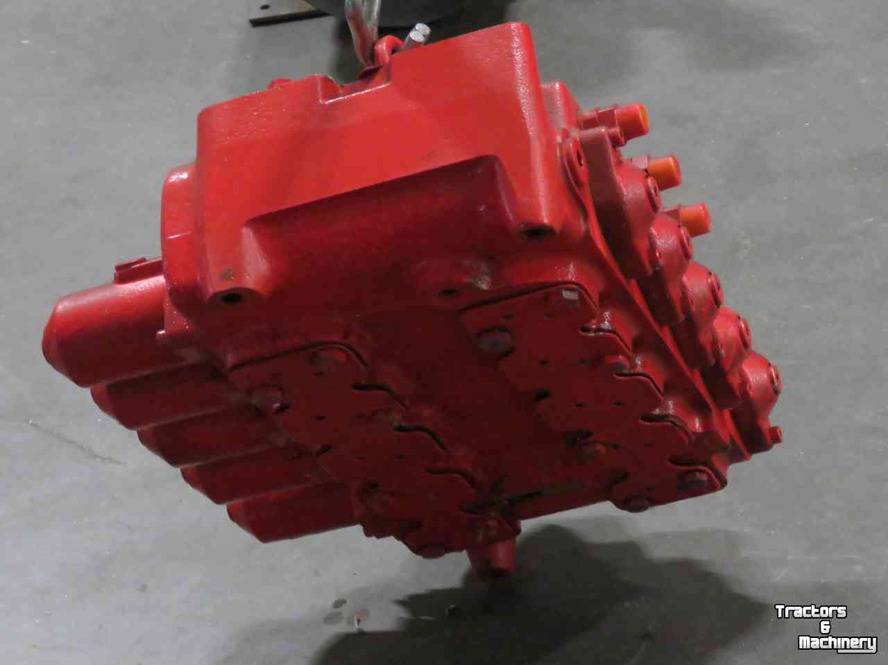 Bandenkraan / Graafmachine op wielen O&K Hydr. ventielenblok voor O&K L10.5, O&K MH5.5, MH6, MH6.5  Parts nr:2241543