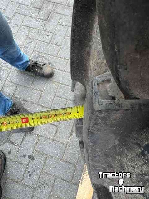 Wielen, Banden, Velgen & Afstandsringen BKT 270/95R48