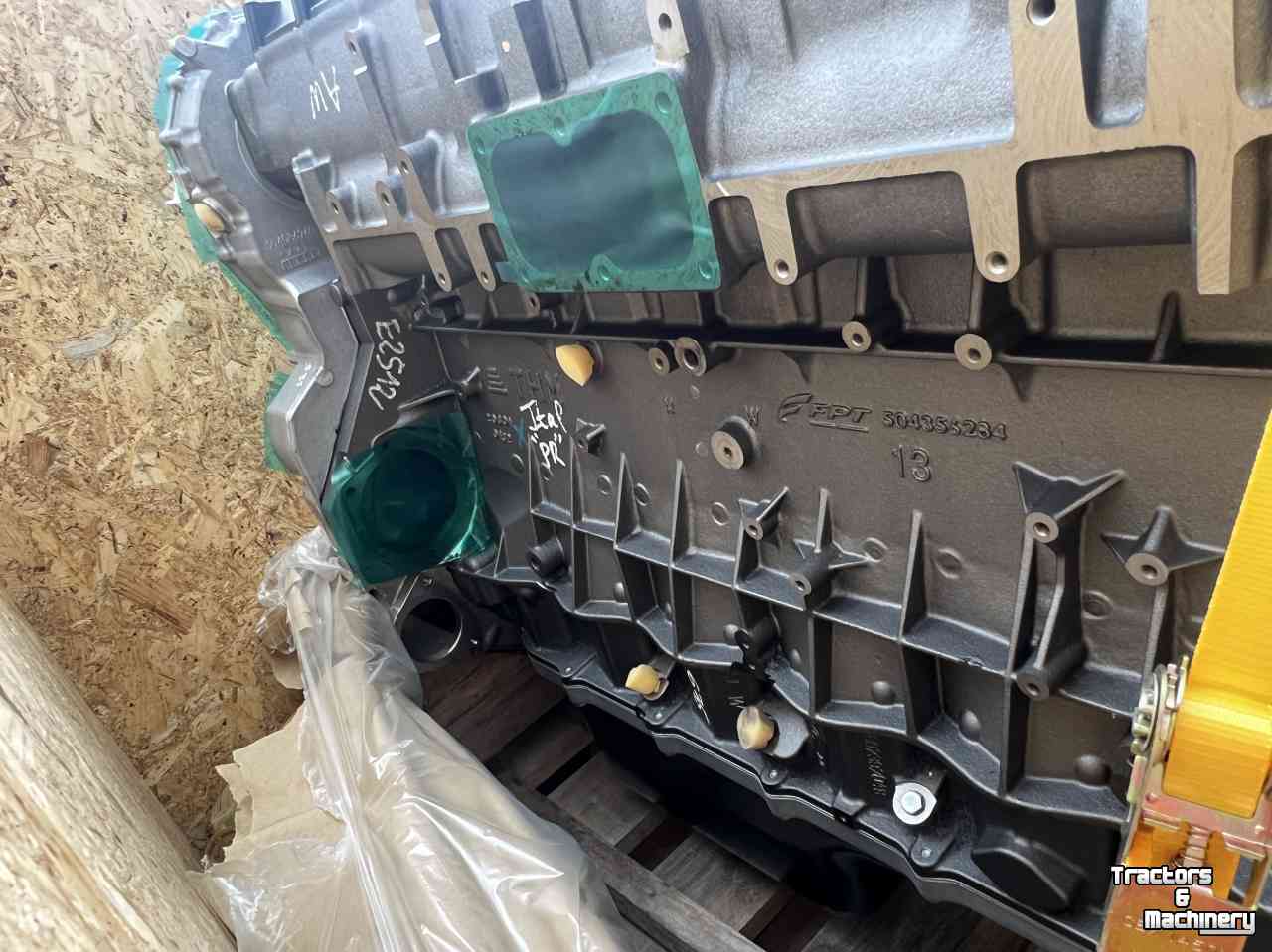 Maaidorser / Combine Case-IH FPT Motor Long Block 6cil F3BFE613D Parts no:5802216957R