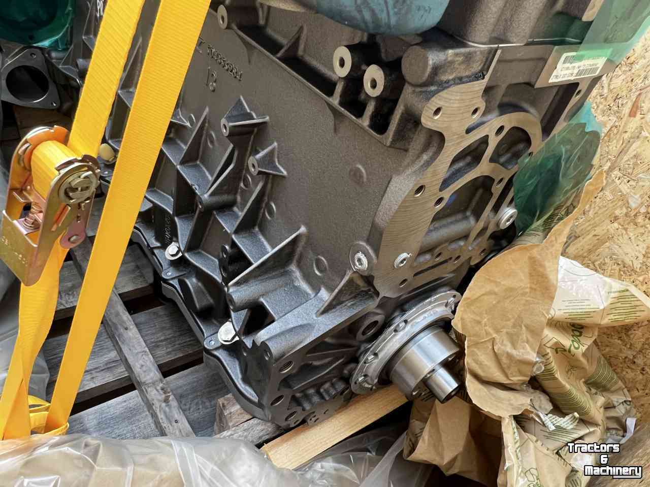 Maaidorser / Combine Case-IH FPT Motor Long Block 6cil F3BFE613D Parts no:5802216957R