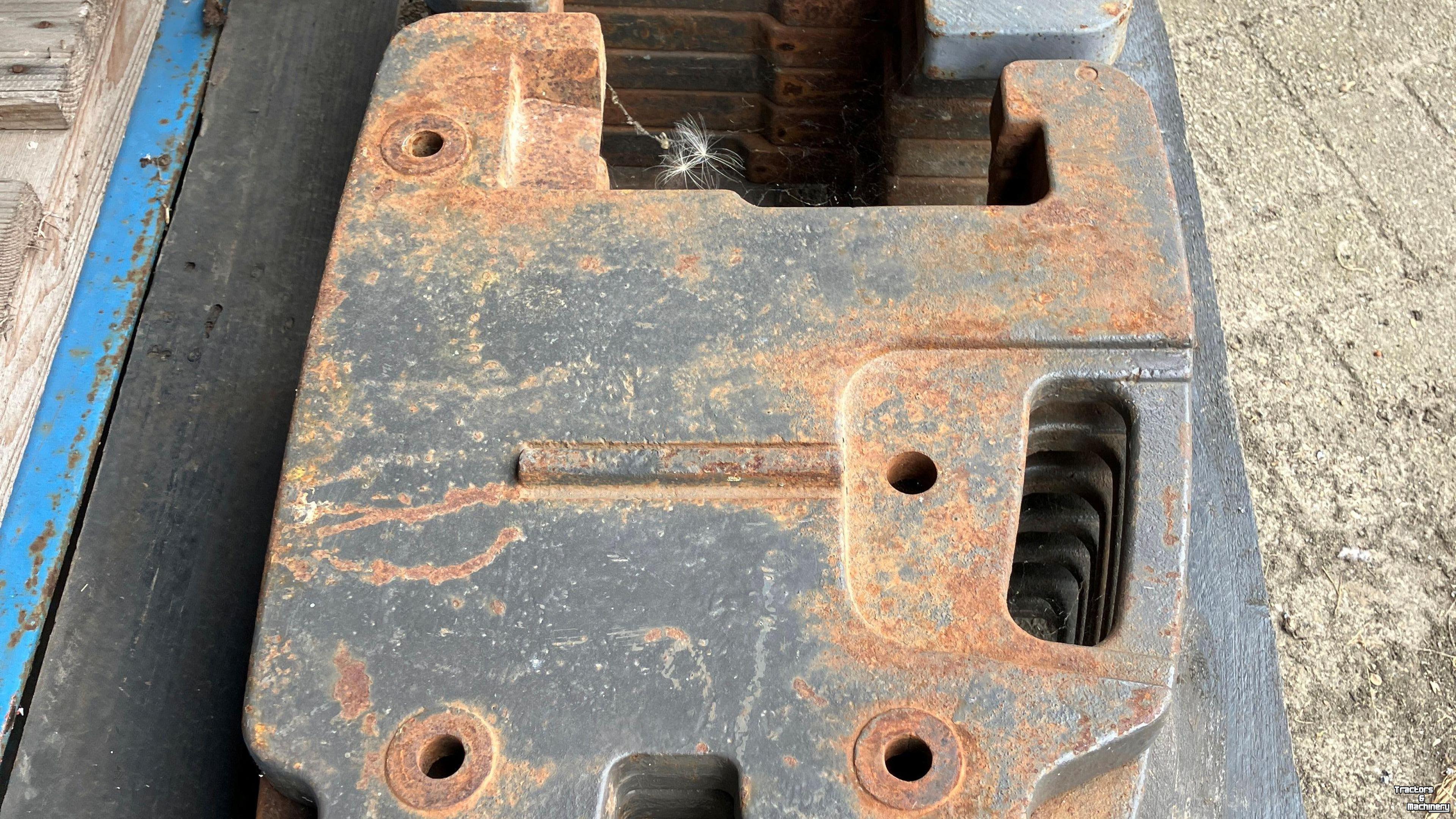 Diverse gebruikte onderdelen Claas Frontgewichten / Middengewichten / Frontweights