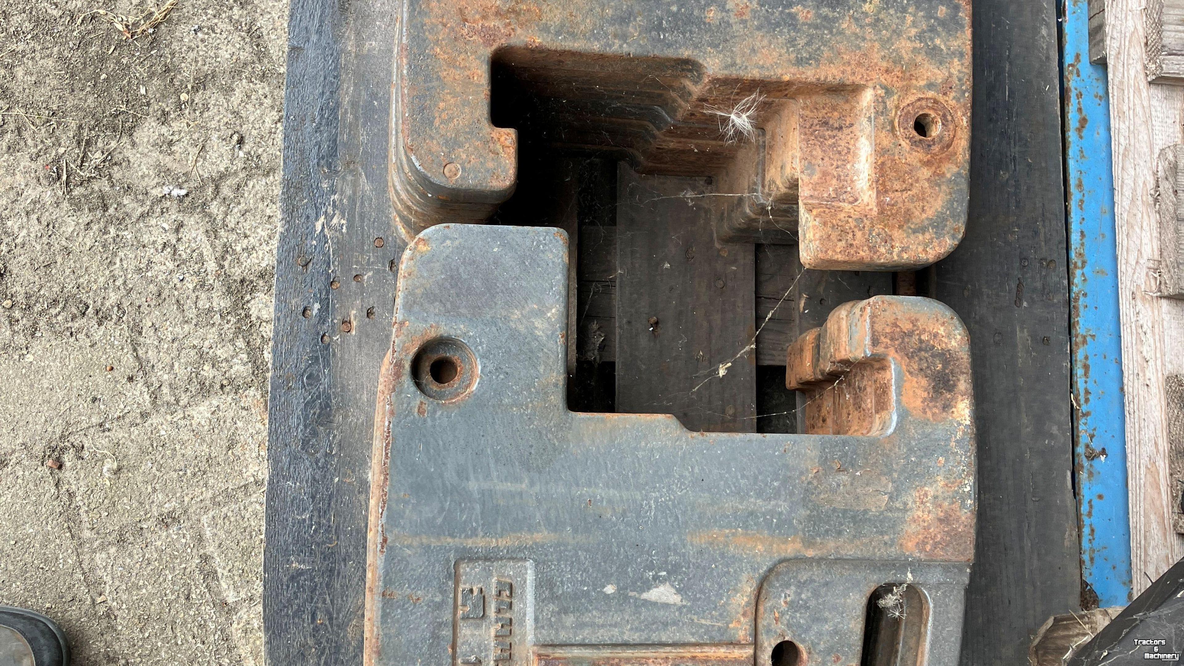 Diverse gebruikte onderdelen Claas Frontgewichten / Middengewichten / Frontweights