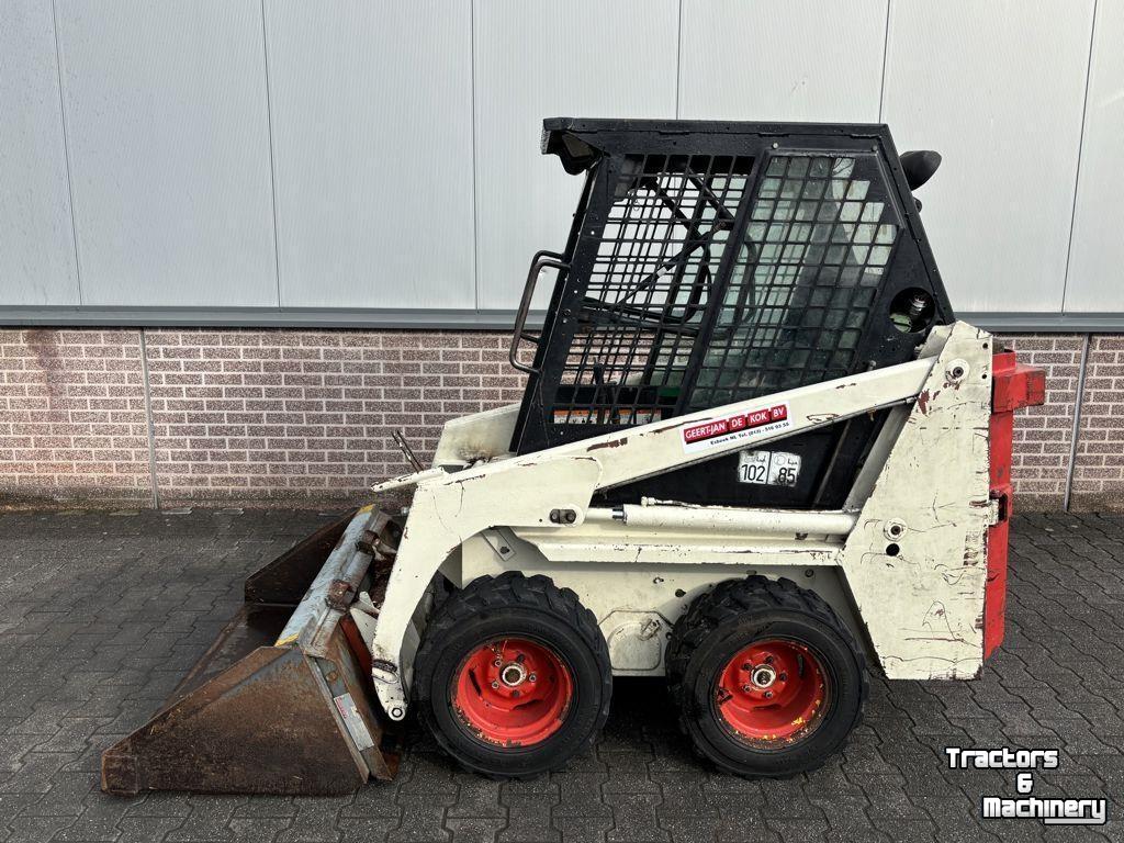 Schranklader / Skid Steer Lader Bobcat 453