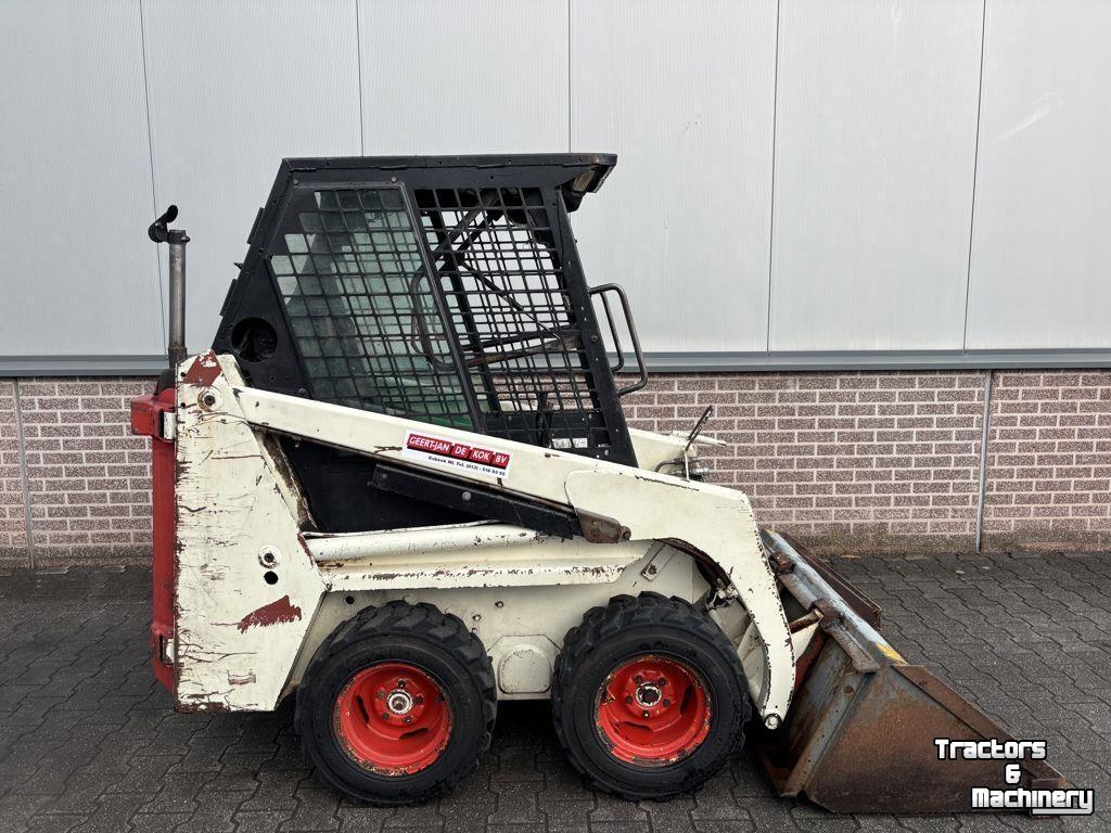 Schranklader / Skid Steer Lader Bobcat 453