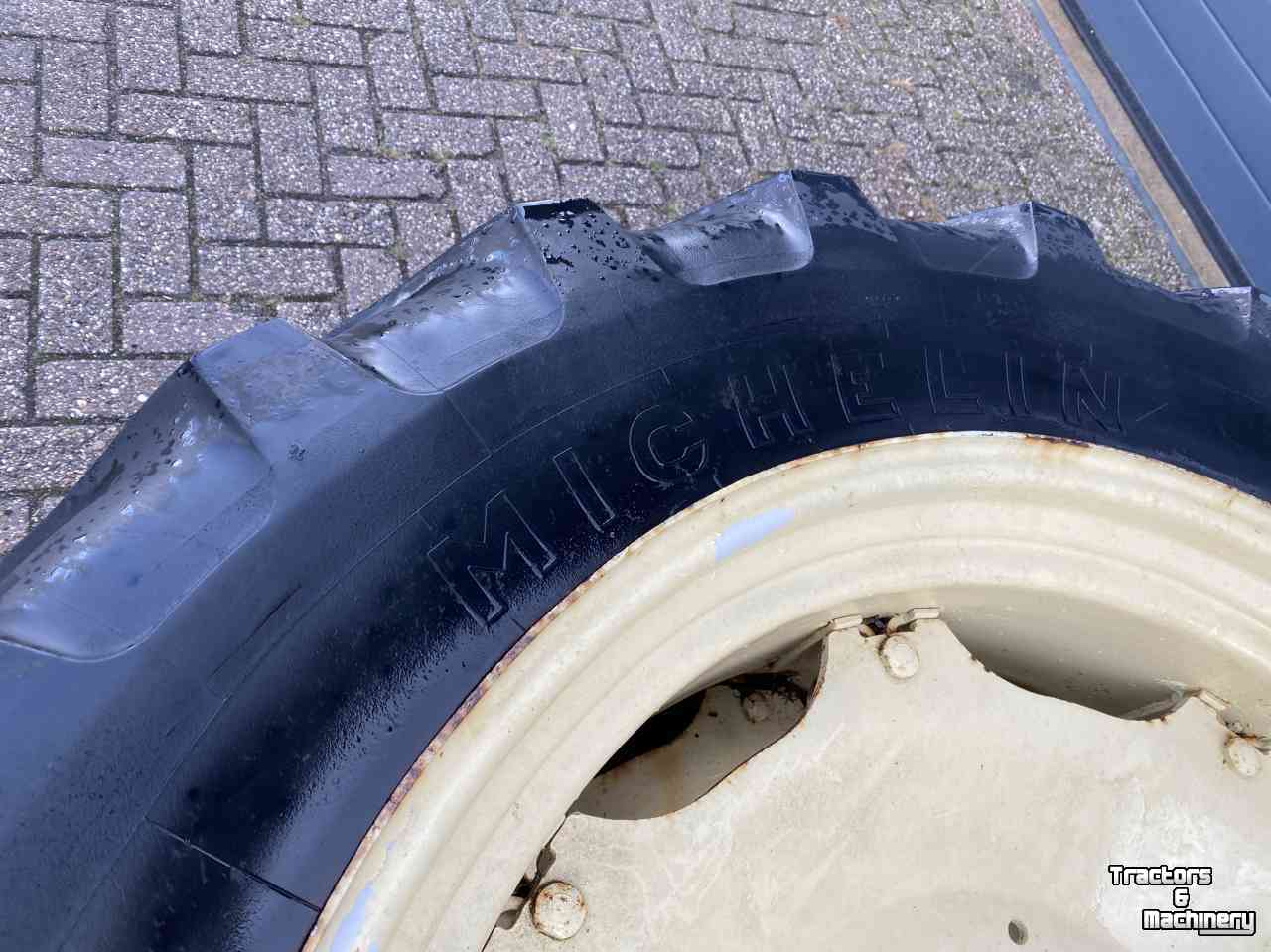 Wielen, Banden, Velgen & Afstandsringen Michelin 13.6R38 op 8 gaats velg