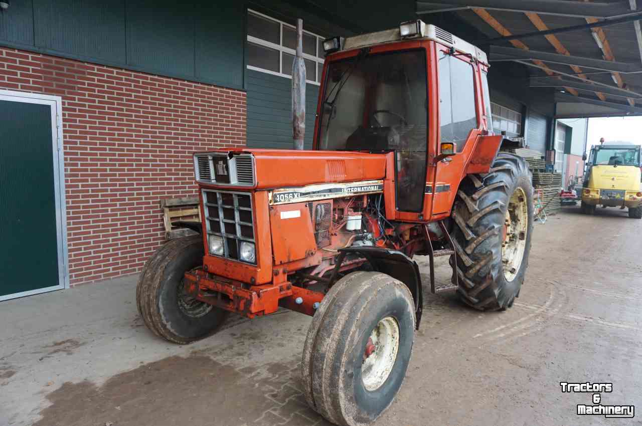 Traktoren International 1056 XL 2wd