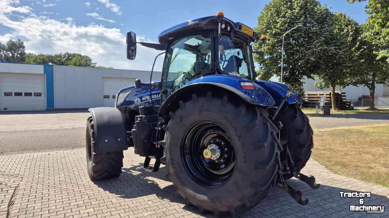 Tractor / Trekker New Holland T7.230 PC 40-eco, Lucht, Fronthef, geveerde cvooras en cabine BluePower