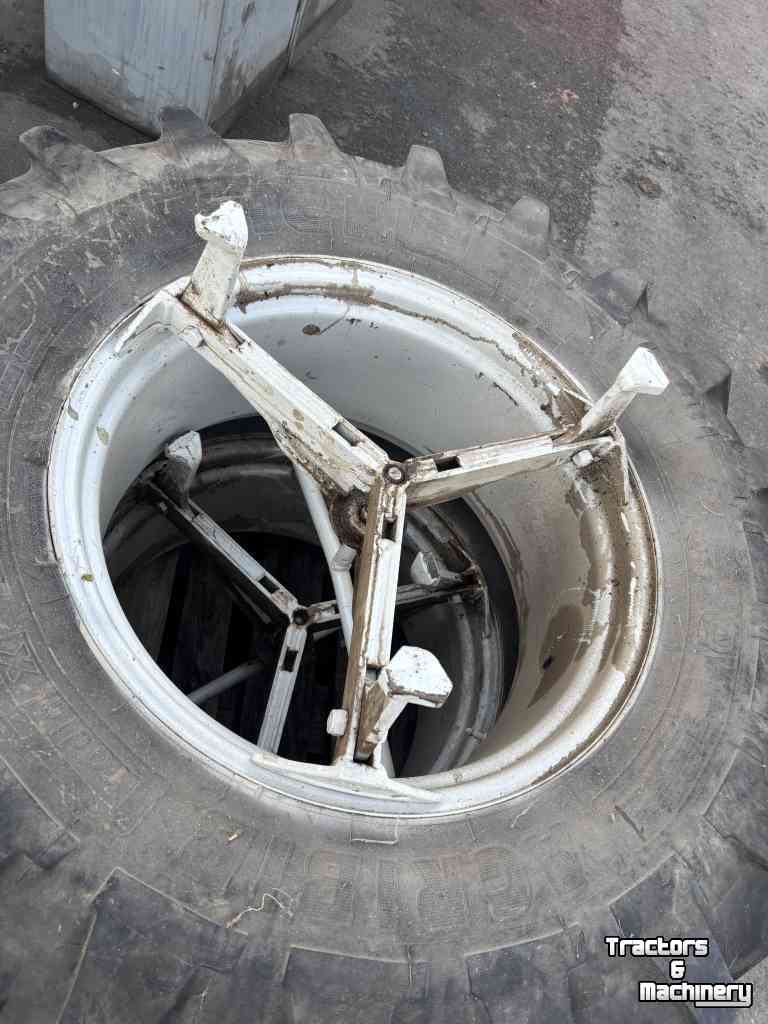 Wielen, Banden, Velgen & Afstandsringen Michelin 16.9R28 3 ster dubbellucht