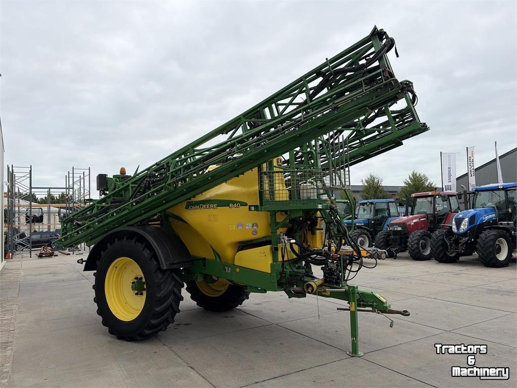 Veldspuit John Deere 840 Veldspuit