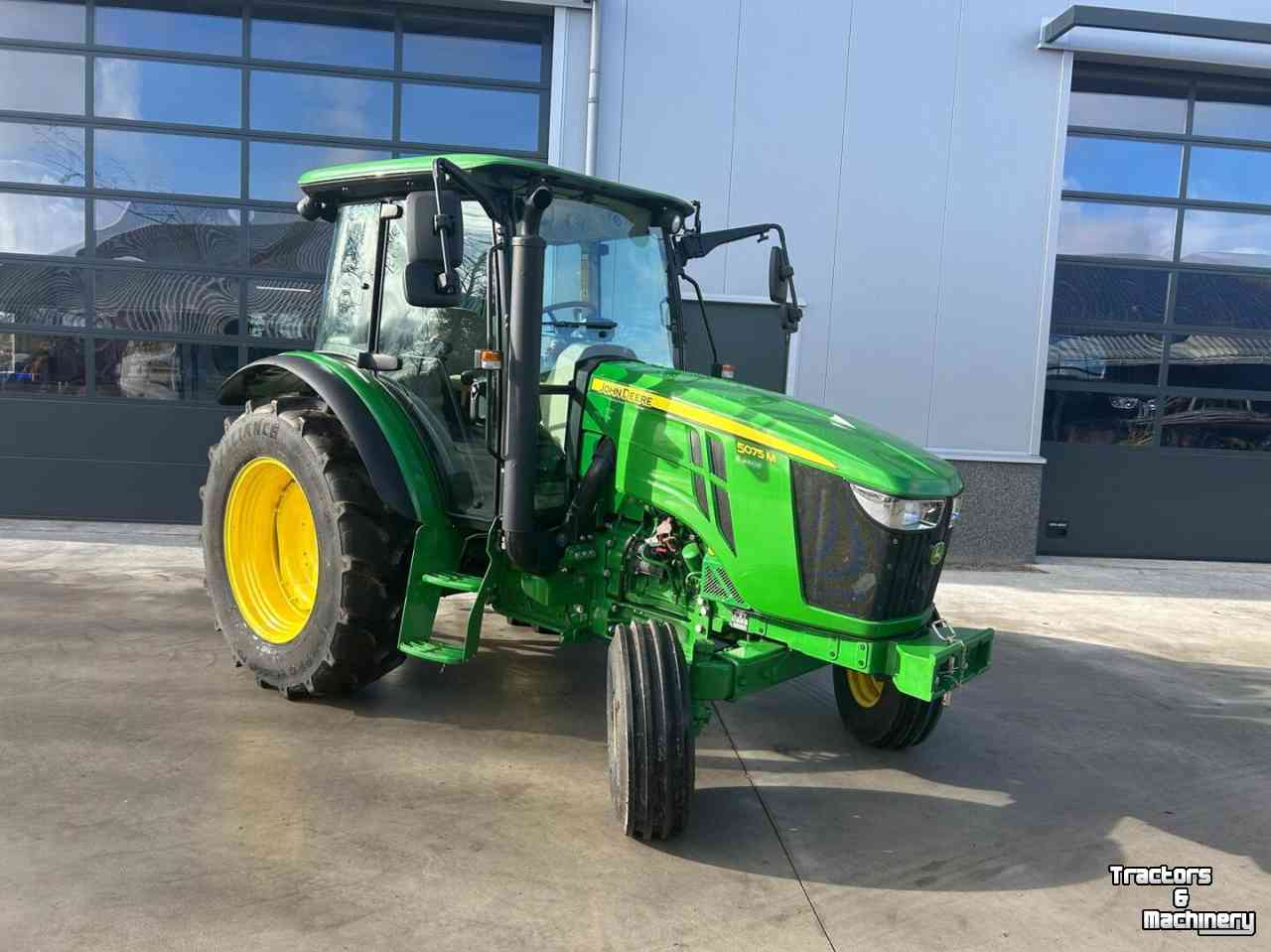 Tractor / Trekker John Deere 5075M
