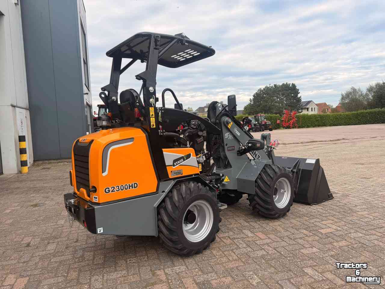 Shovel / Wiellader / Kniklader Giant G2300HD