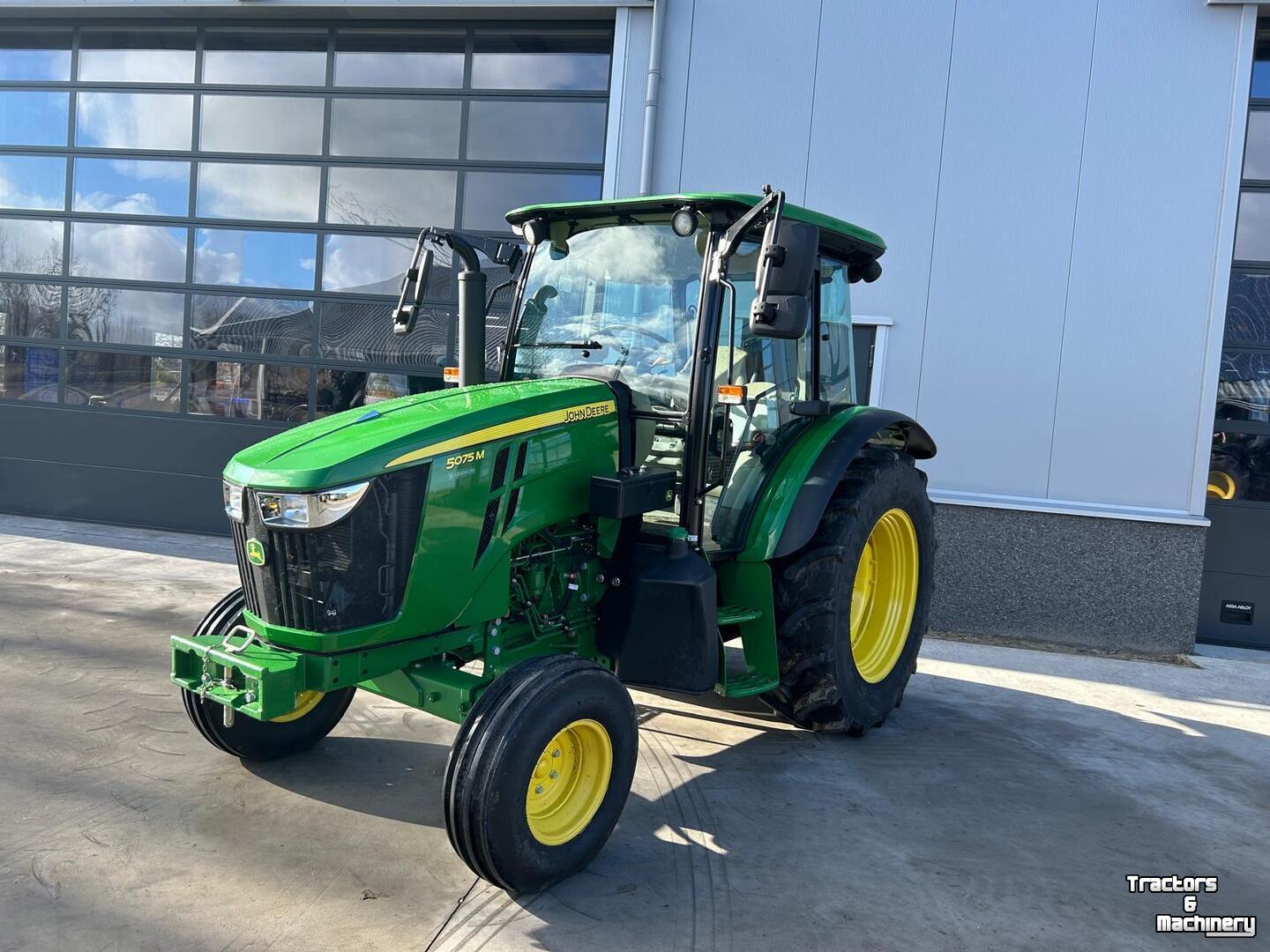 Tractor / Trekker John Deere 5075M