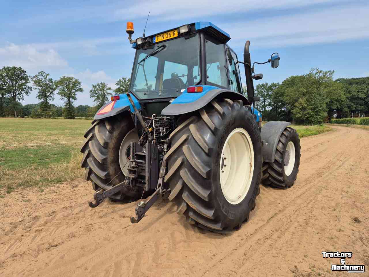 Tractor / Trekker New Holland 8360