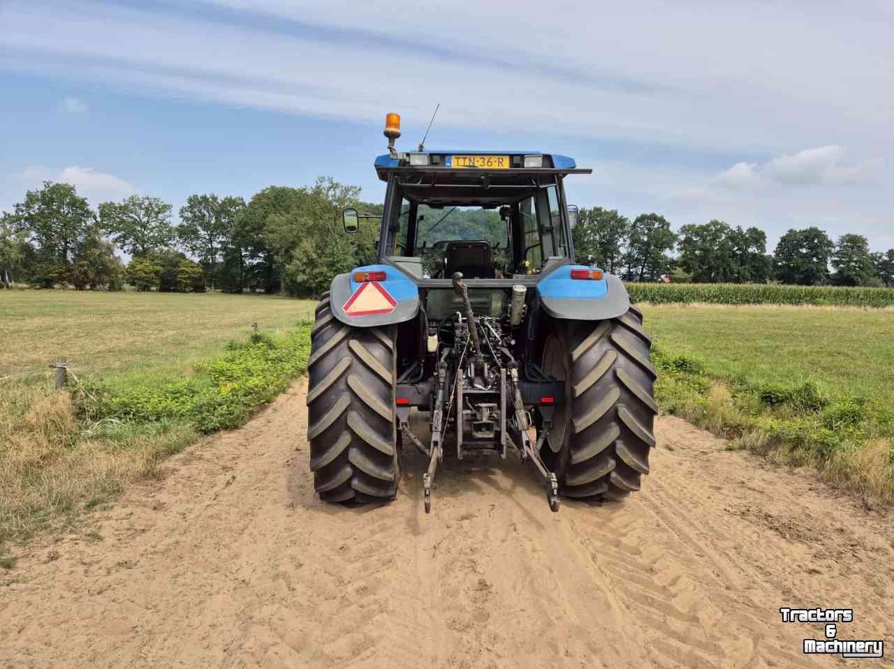 Tractor / Trekker New Holland 8360