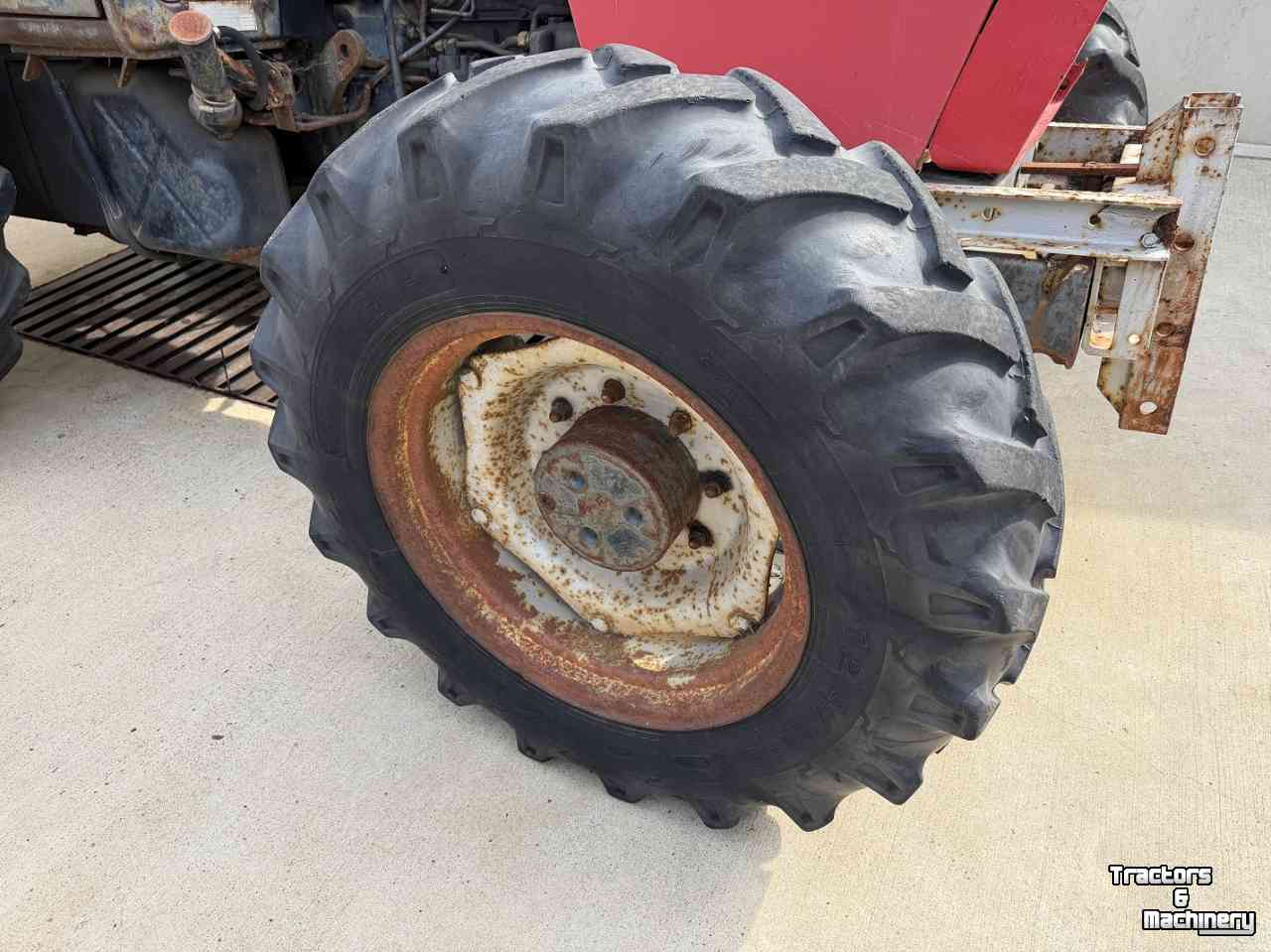 Wielen, Banden, Velgen & Afstandsringen Case-IH set banden 12.4-24 op velg