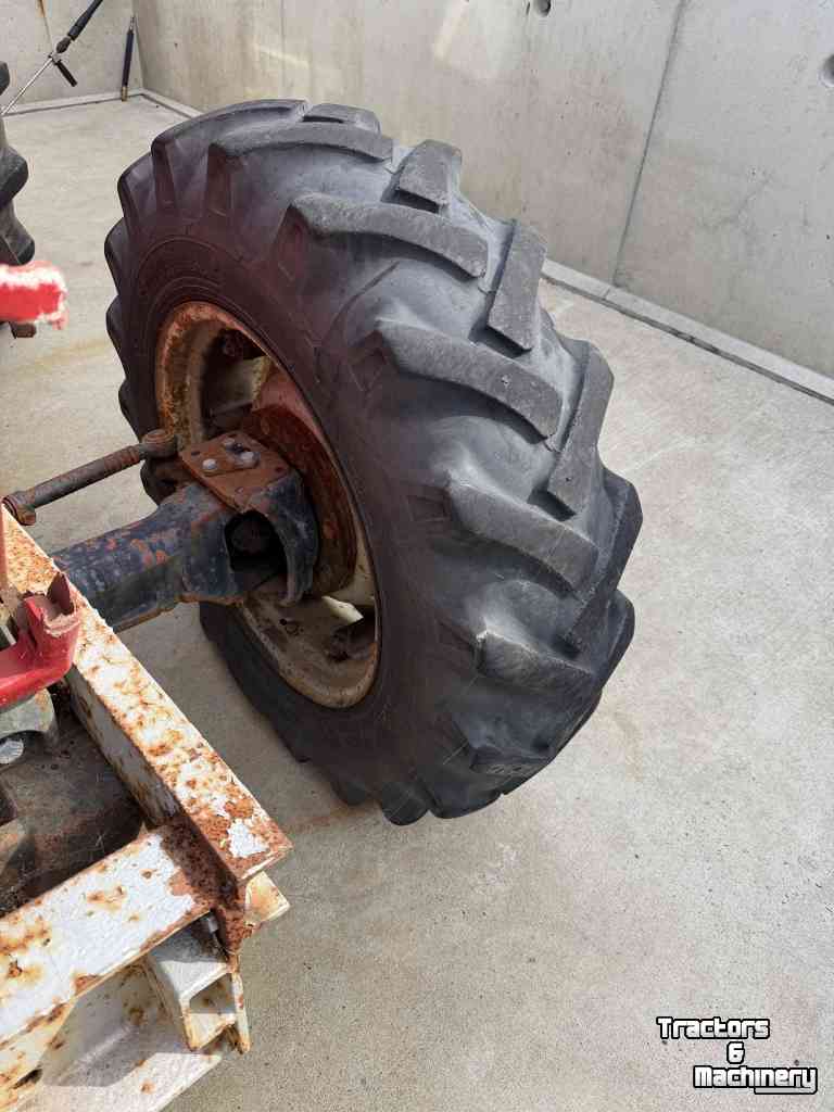 Wielen, Banden, Velgen & Afstandsringen Case-IH set banden 12.4-24 op velg