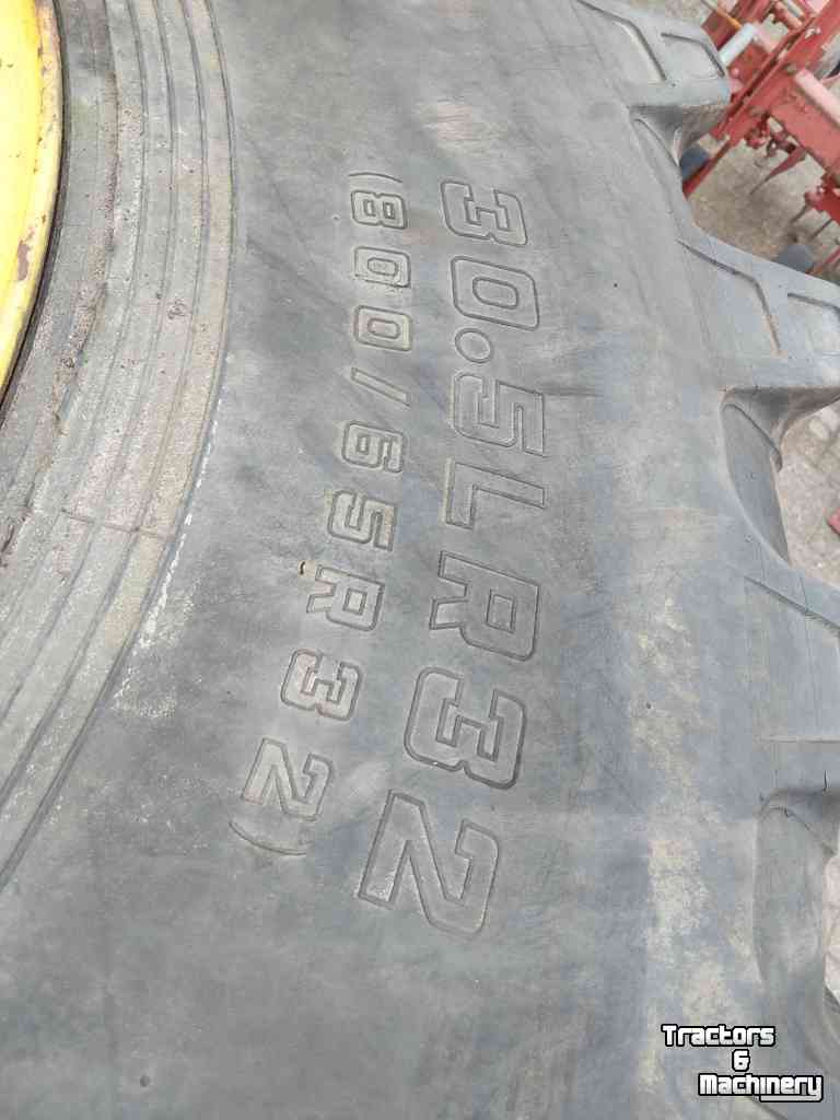Wielen, Banden, Velgen & Afstandsringen John Deere 800/65 R32 wielen  Grote ZF Steek