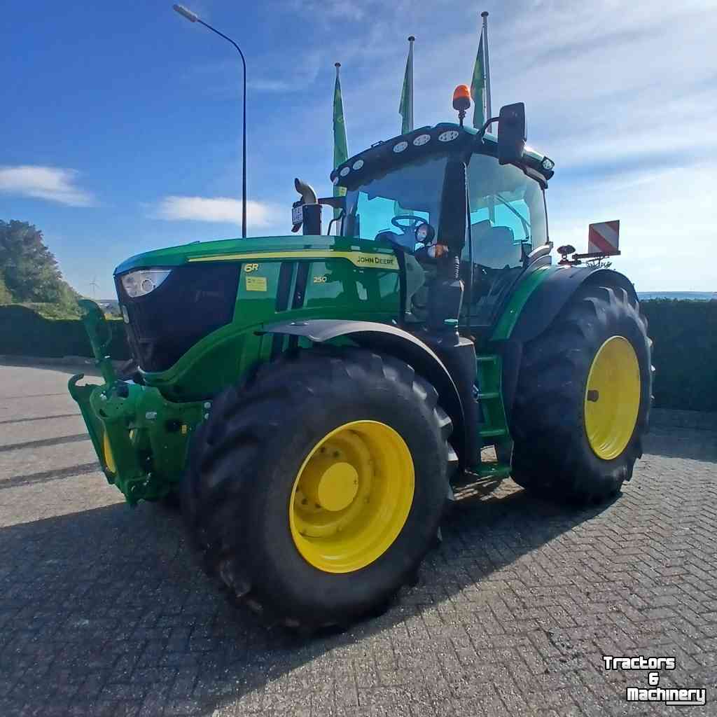 Tractor / Trekker John Deere 6R250