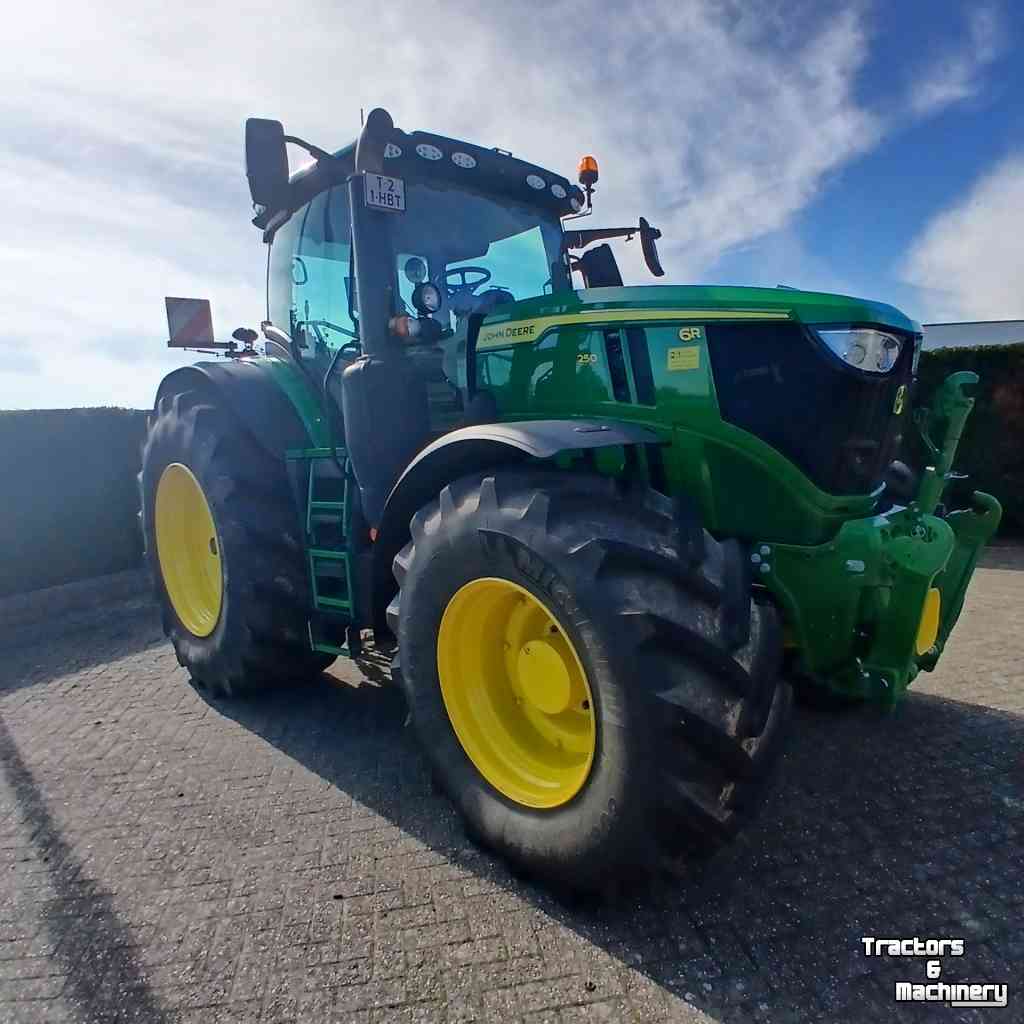 Tractor / Trekker John Deere 6R250