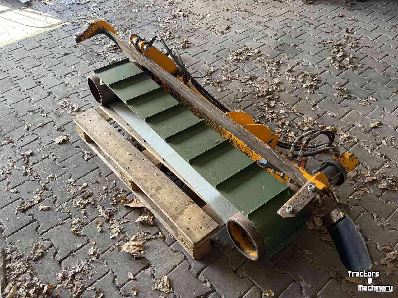Klepelmaaier Herder Transportband 150 afvoerband